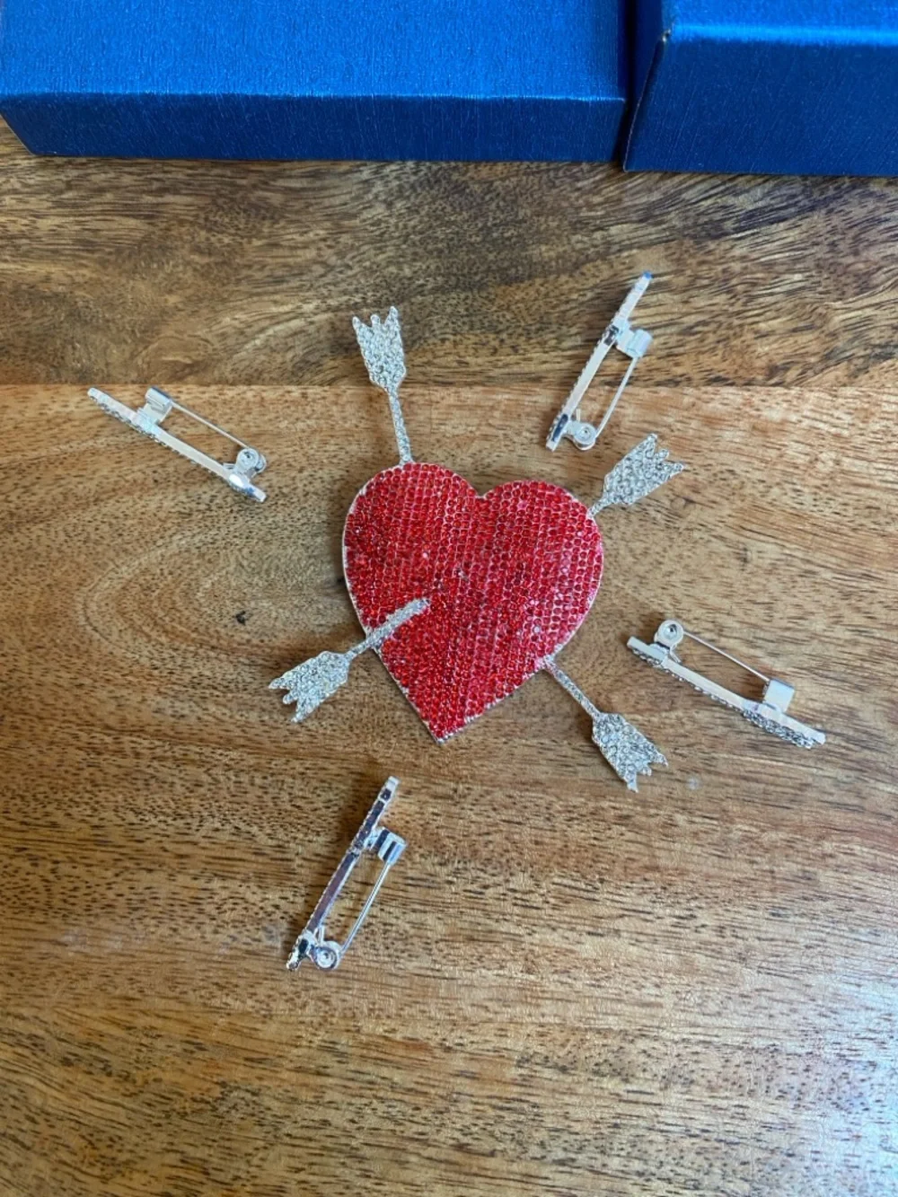 $49 Nicoletta Carlone Ginger Rogers Heart and Arrows Rhinestone Brooch Pin